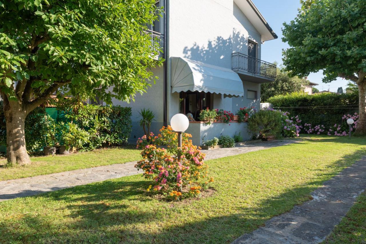 Apartment Holiday Versilia Camaiore Εξωτερικό φωτογραφία