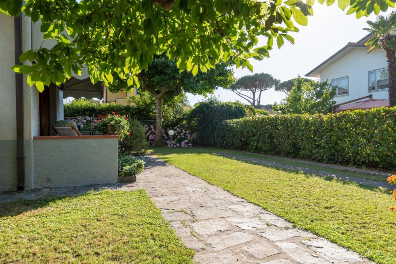 Apartment Holiday Versilia Camaiore Εξωτερικό φωτογραφία