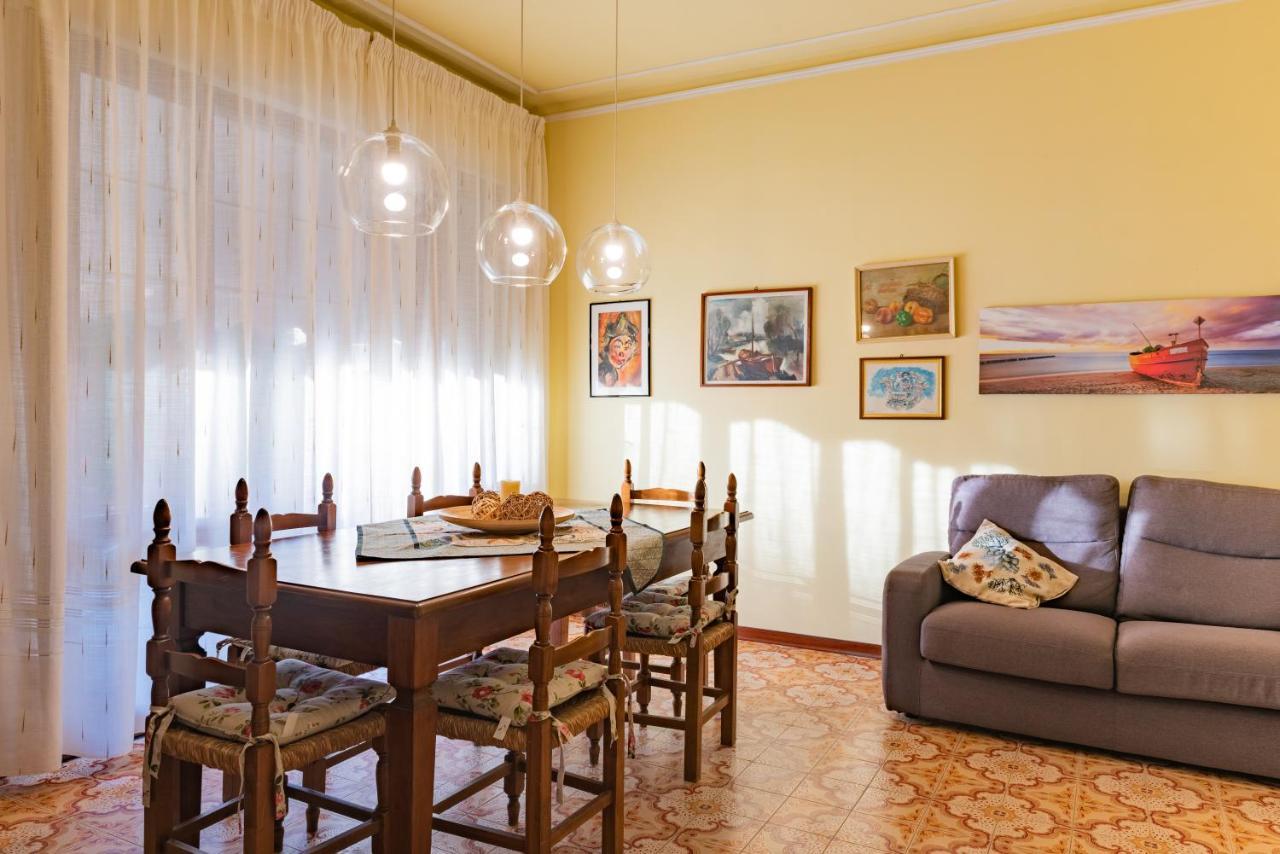Apartment Holiday Versilia Camaiore Εξωτερικό φωτογραφία