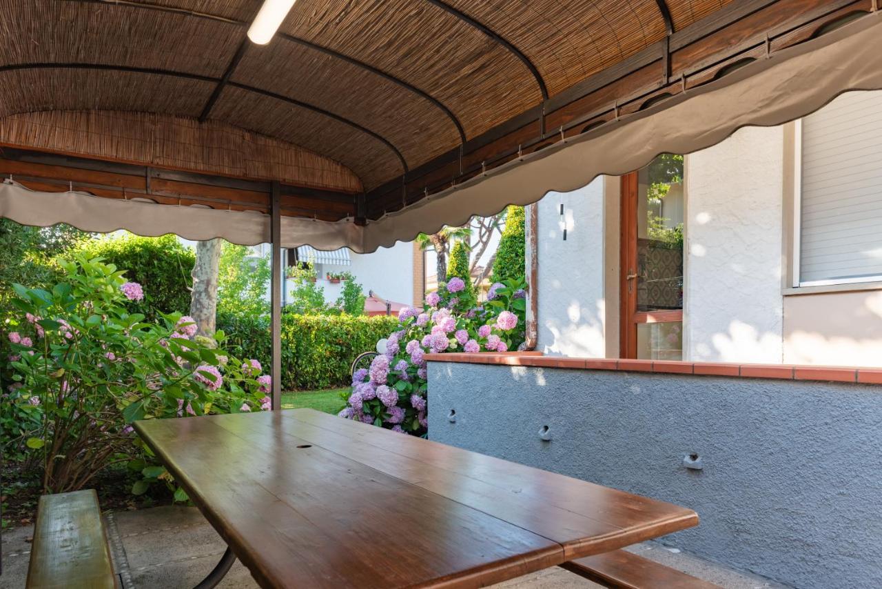 Apartment Holiday Versilia Camaiore Εξωτερικό φωτογραφία